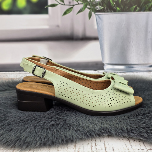 Босоніжки жіночі Trendy м'ятні на низькому підборі 8405
