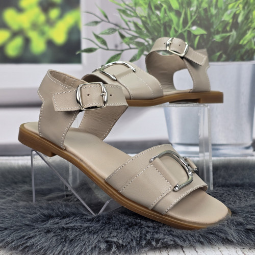 Босоніжки жіночі Garti бежеві шкіряні на низькому ходу 8501