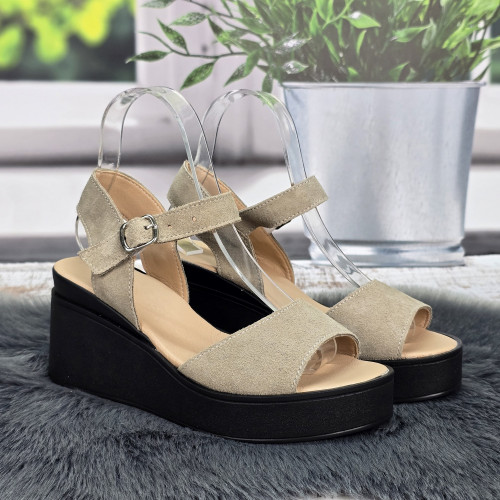 Босоніжки жіночі Ailinda бежеві замшеві на платформі 2256-2