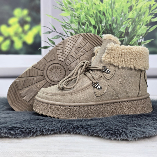 Черевики жіночі зимові Dago Style бежеві на шнурівці 8066